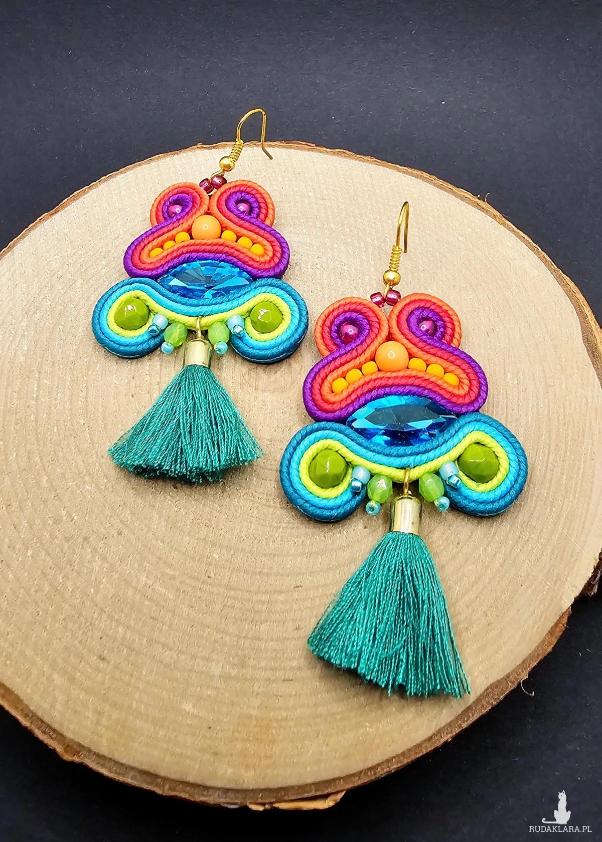 Kolorowe kolczyki sutasz z chwostami